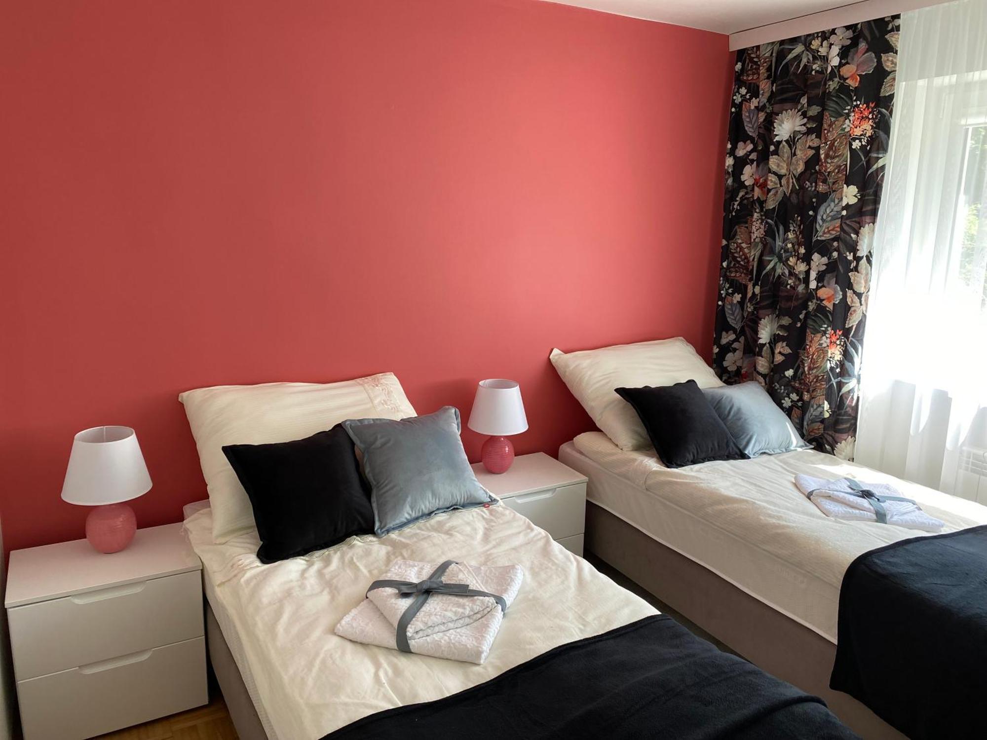 Przytulny Dom Pod Jabloniami Przy Targach Kielce Villa Bagian luar foto