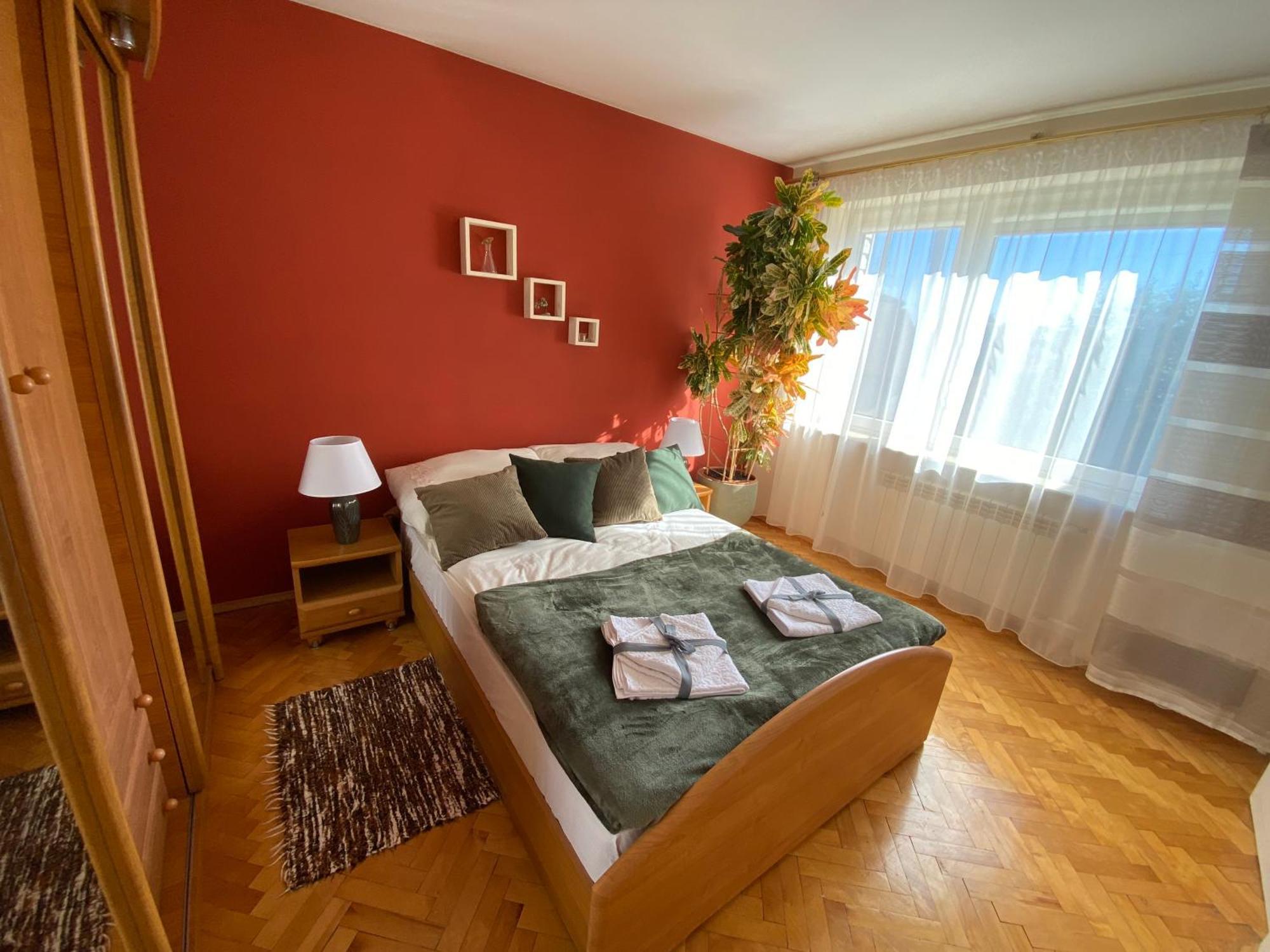 Przytulny Dom Pod Jabloniami Przy Targach Kielce Villa Bagian luar foto