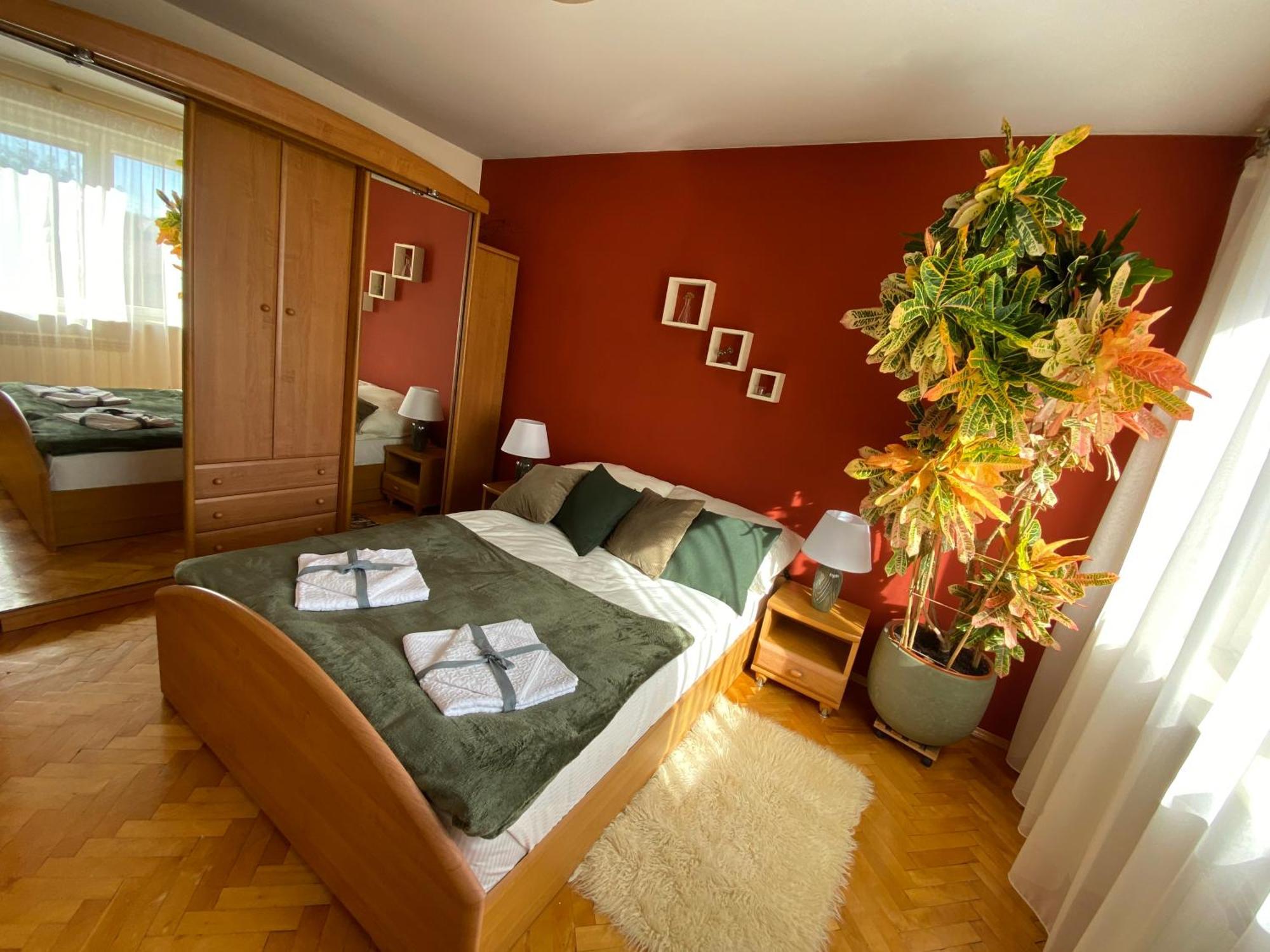 Przytulny Dom Pod Jabloniami Przy Targach Kielce Villa Bagian luar foto