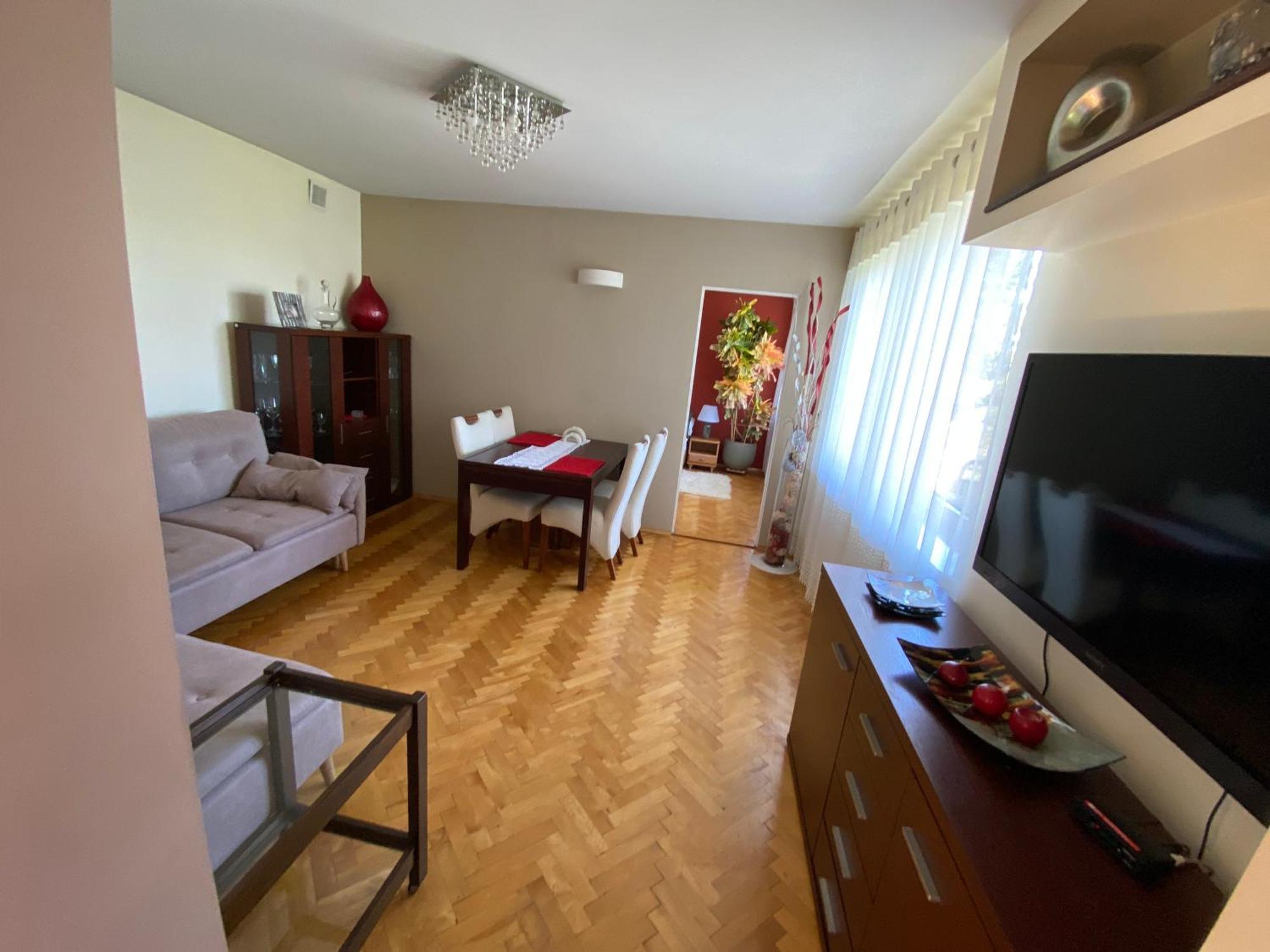 Przytulny Dom Pod Jabloniami Przy Targach Kielce Villa Bagian luar foto